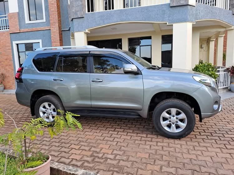 Toyota Land Cruiser Rental Rwanda