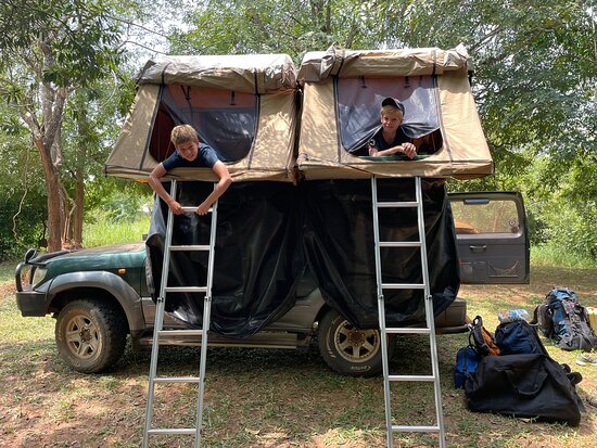 4x4 rental with rooftop tent in Rwanda for a Camping Car Rental Rwanda